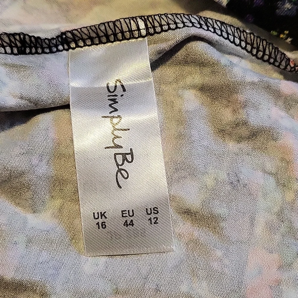 Cold Shoulder Tunic - Picture 4 of 4